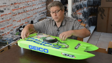 Miss GEICO Zelos 36 Twin Brushless Catamaran RTR RC FASTCAR
